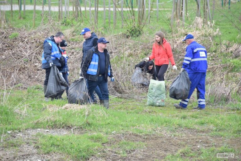 xga-akcja-czysty-wislok-w-krosnie-wciaz-jest-sporo-smieci-nad-rzeka-zdjecia-1711210552-27